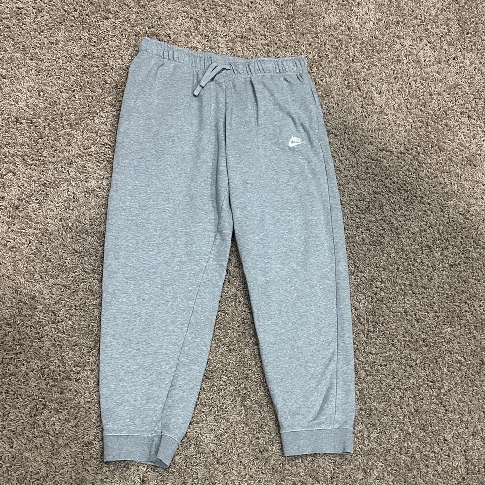 NWOT Nike women Light Gray Athletic Jogger Sweatpants size L